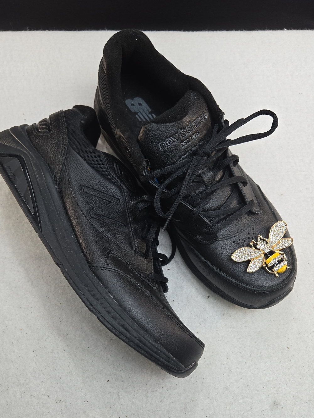 New Balance 928v3 All Black Leather Men's Walking Shoes (Style Code: MW928BK3).